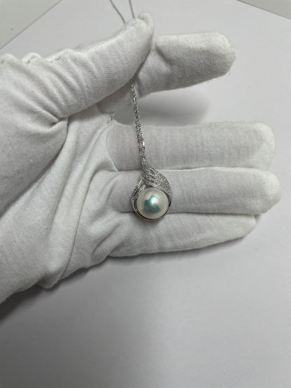 Dew on a Leaf Glowing Pearl Pendant