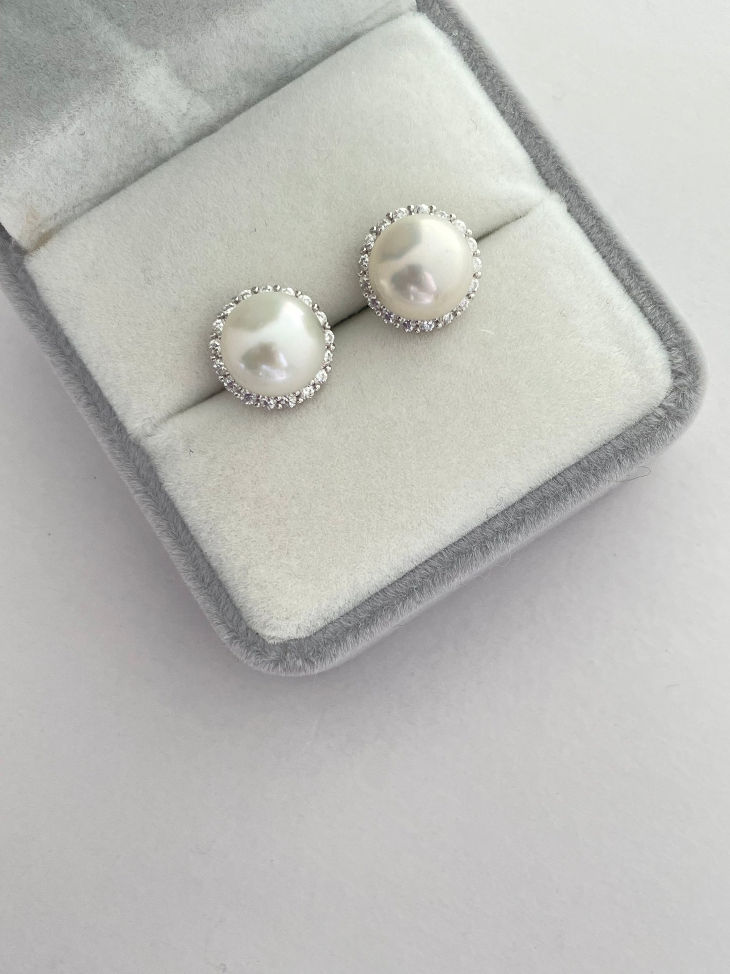 Summer Shimmer Earring Studs Strong Luster 9-10mm