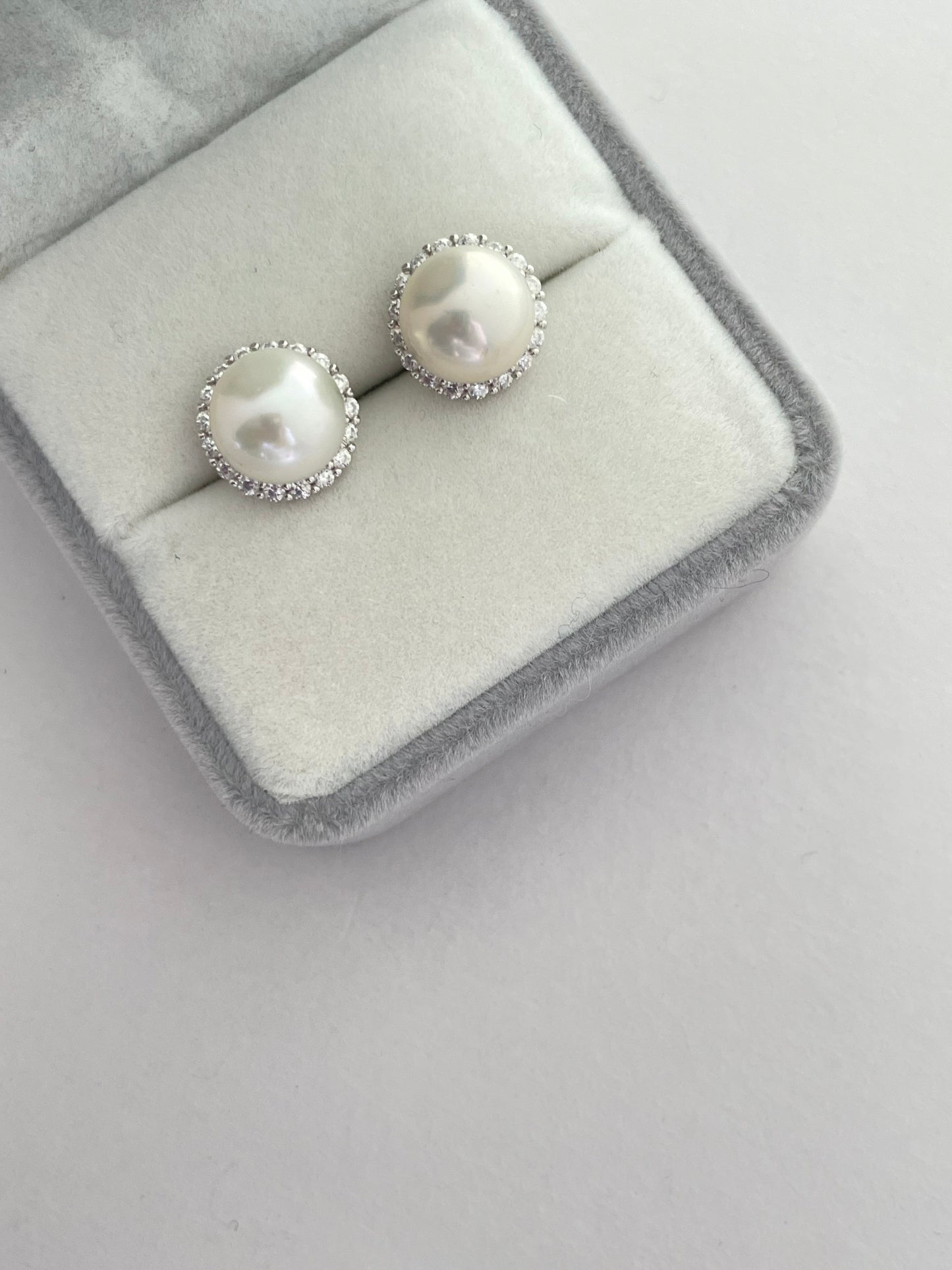 Summer Shimmer Earring Studs Strong Luster 9-10mm