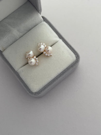 Romantic Wave Pearl Earrings