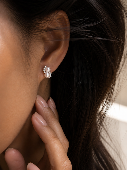 Romantic Wave Pearl Earrings