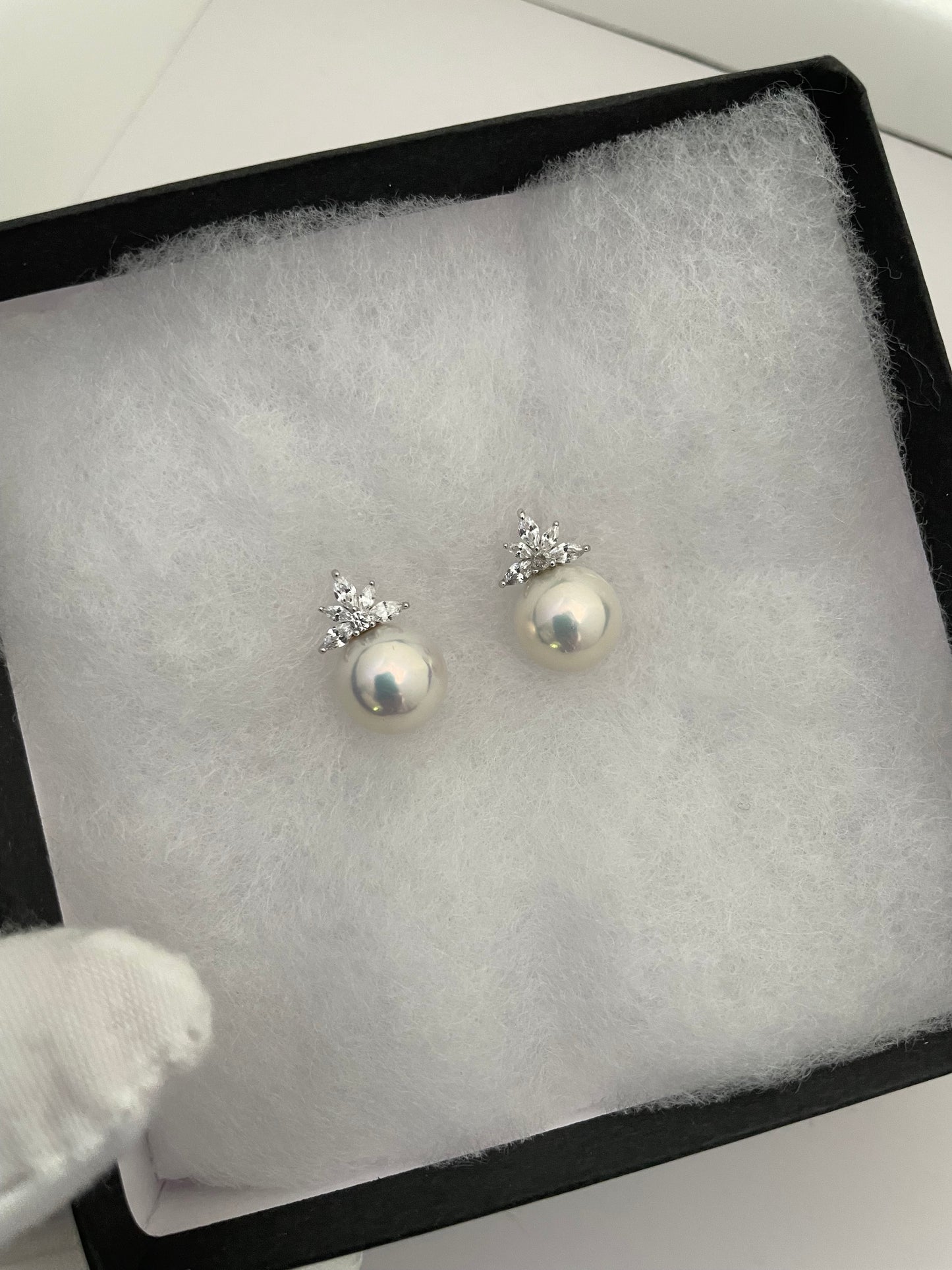 Pearls Beneath the Stars Earrings in 925 Silver
