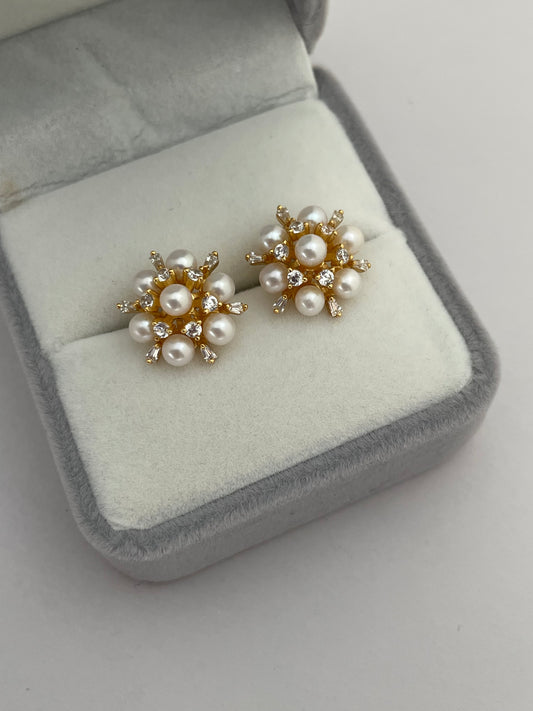 Snowflake Pearl Cluster Stud Earrings 3-4mm