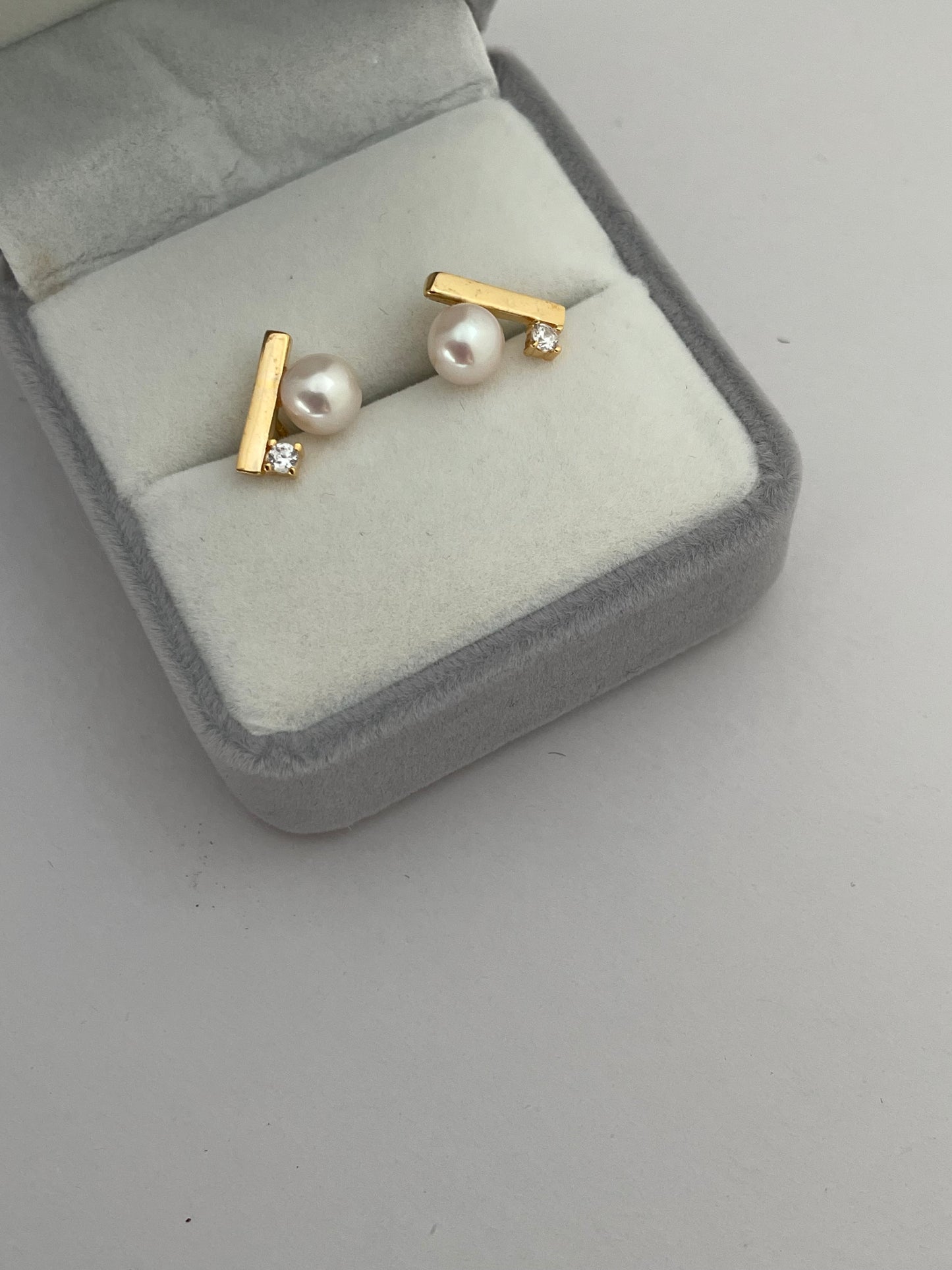 Balance Beam Modern Minimalist Top Shine Freshwater Pearls Earrings and Ring Jewelry Set 