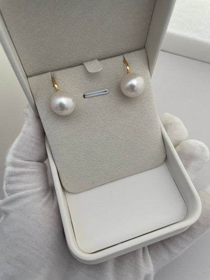 Premium Luster Pearl Hook Earrings – Timeless Elegance