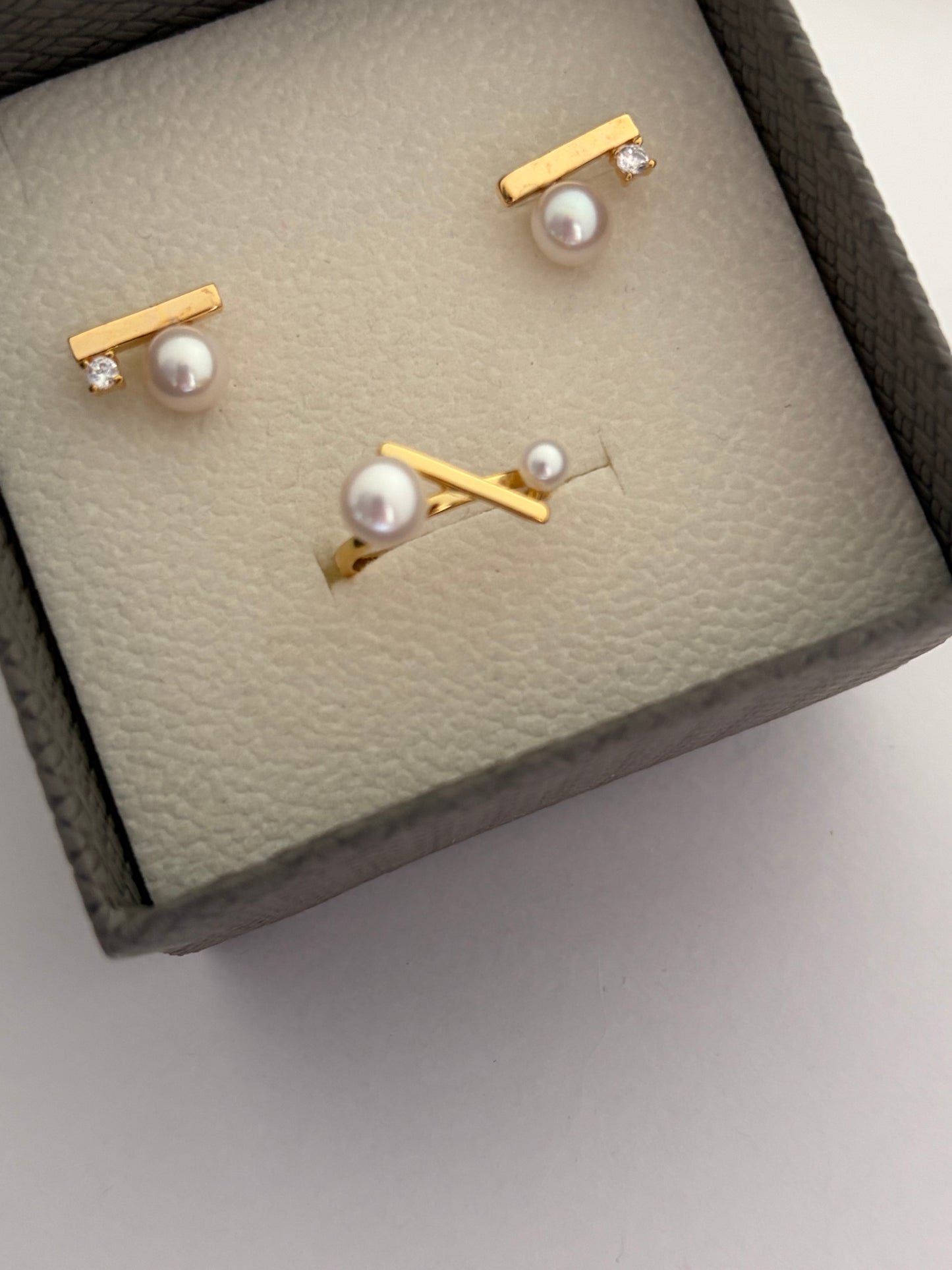Balance Beam Modern Minimalist Top Shine Freshwater Pearls Earrings and Ring Jewelry Set 