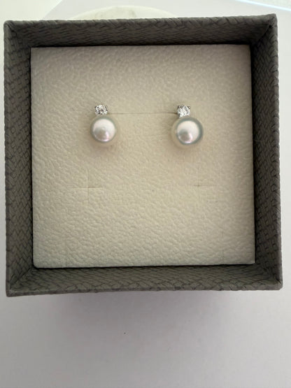 Princess Style Shining Stud Pearl Earrings of Strong Luster