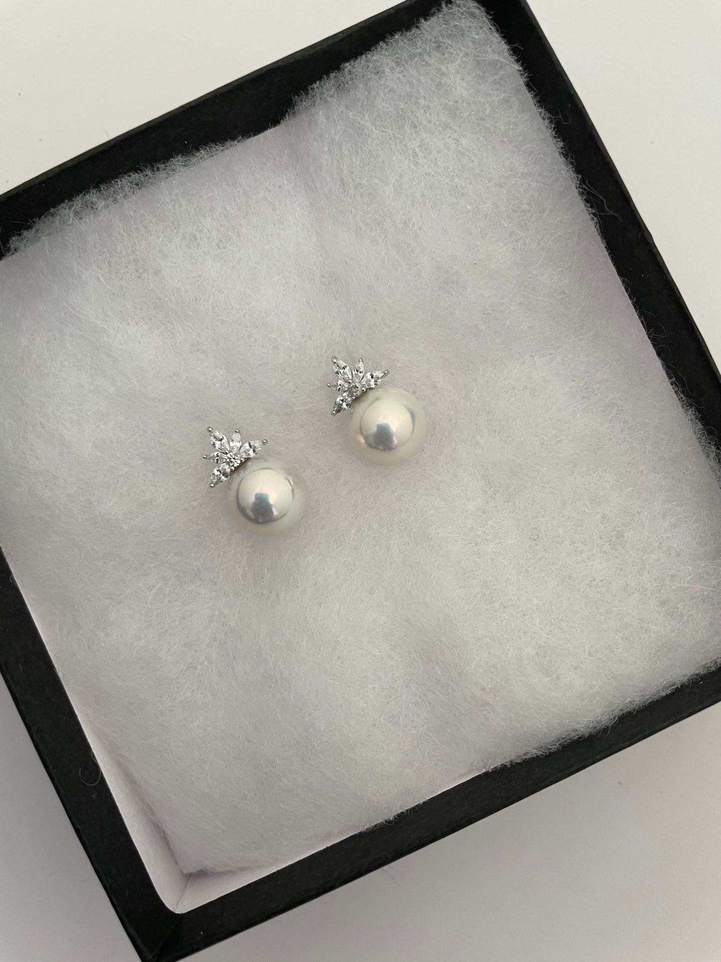 Pearls Beneath the Stars Earrings in 925 Silver