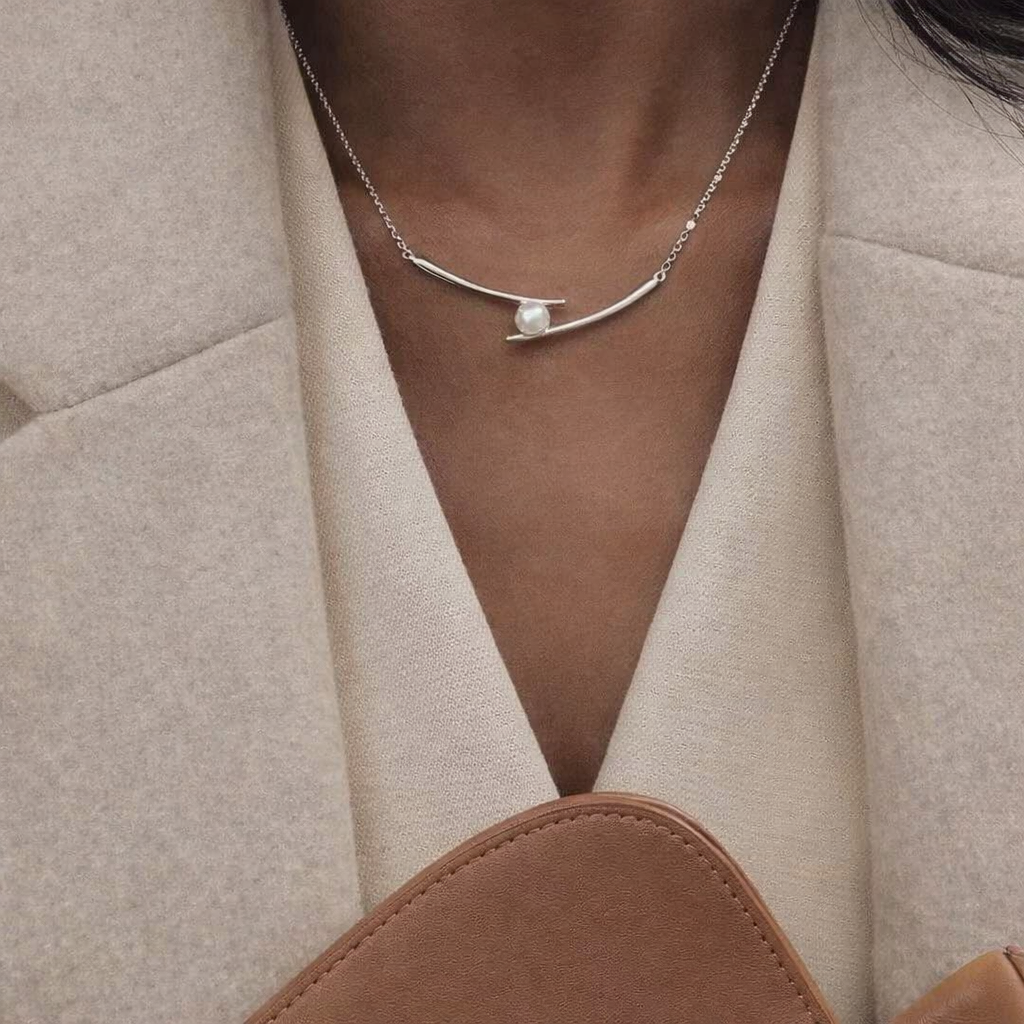 Minimalist Modern Style Curve Pearl Necklace