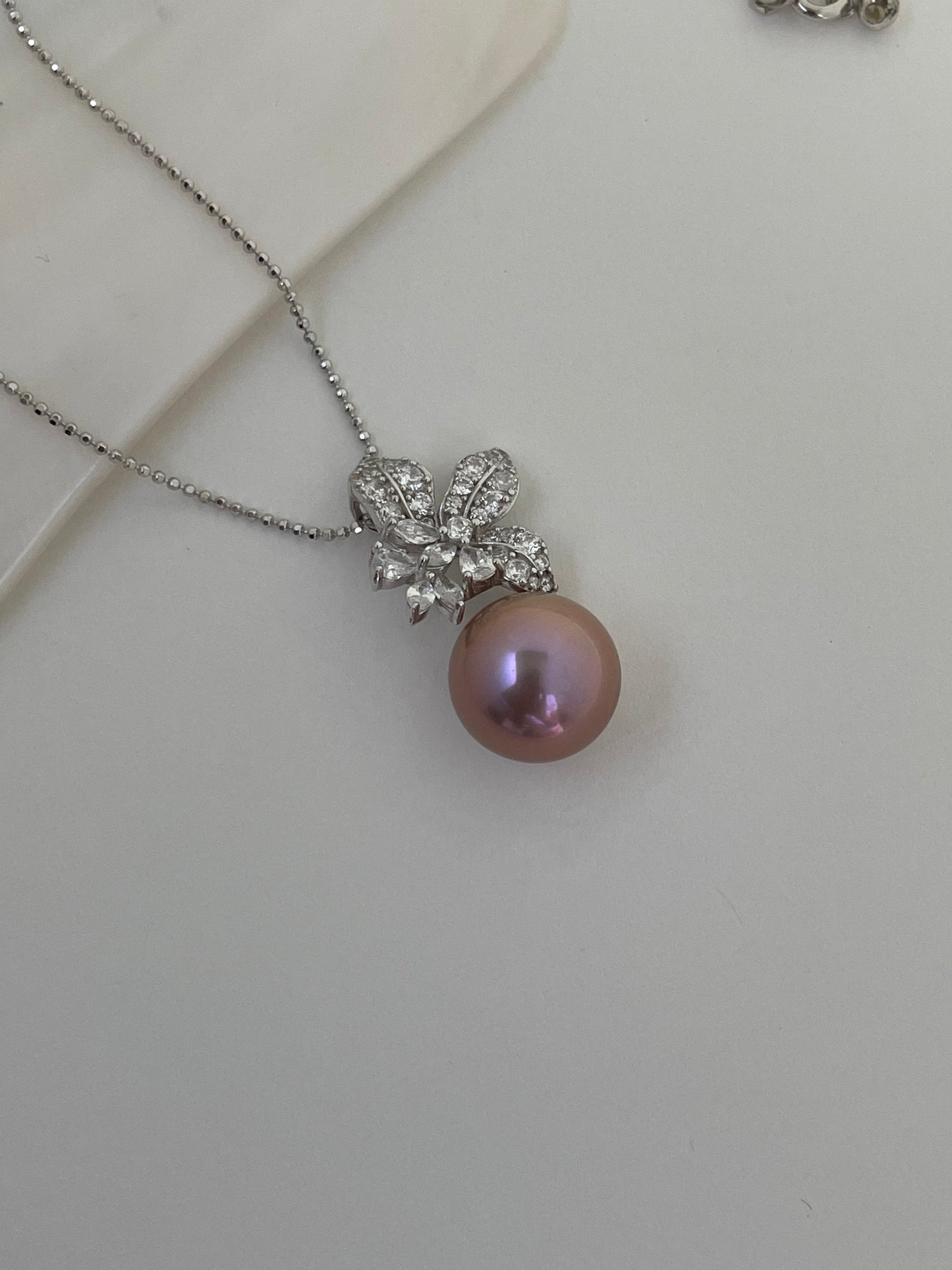Iris Bloom Mirror-Luster Pearl Pendant Necklace