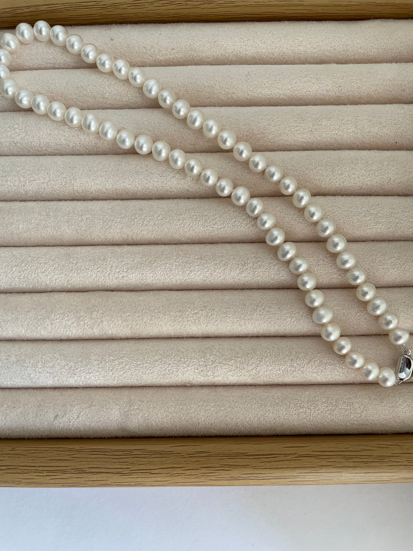 Classic Neckline Glow Pearl Strand Necklace