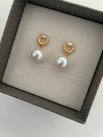 10-11mm Plated-Gold Soft Glow Ring Design Pearls with Strong Luster