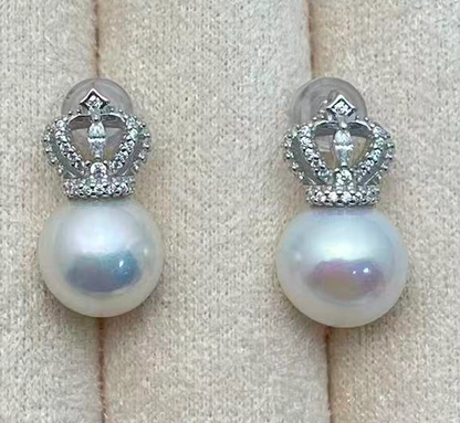 Keep Your Crown Up Lustrous Pearl Earrings in 925 Silver