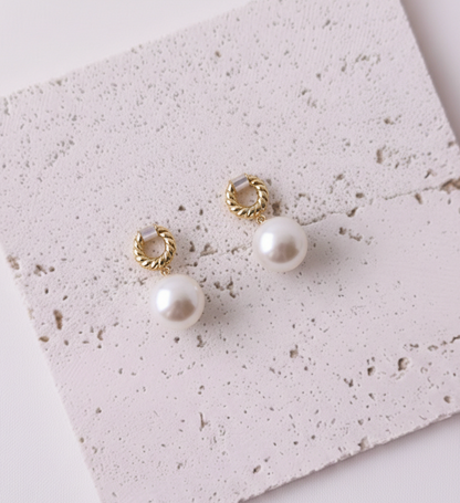 10-11mm Plated-Gold Soft Glow Ring Design Pearls with Strong Luster