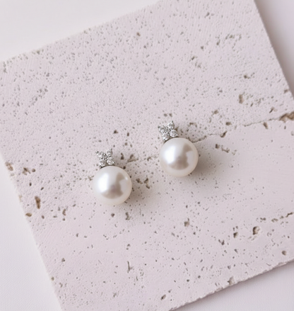 Classic Flower Petal Spark Pearl Earrings and Necklace Set
