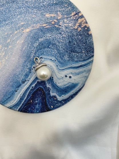 I Harvest an Acorn Top Shine Freshwater Pearl Pendant Necklace in 925 Silver