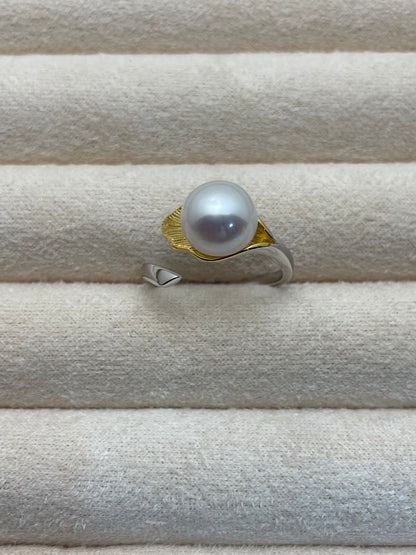A Leaf Falling in My Hand Strong Luster 9-10mm Freshwater Pearl with Adjustable Ring