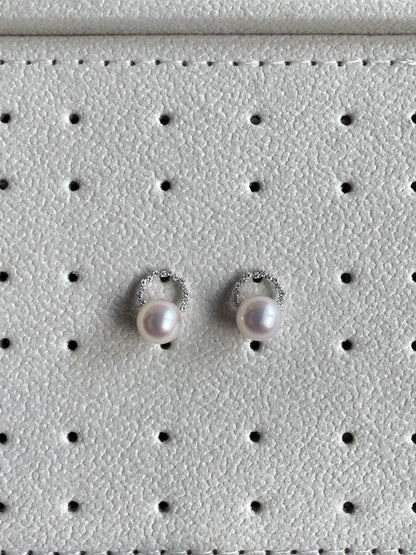 Quiet Glow Akoya Pearl Studs in White Gold and Diamond