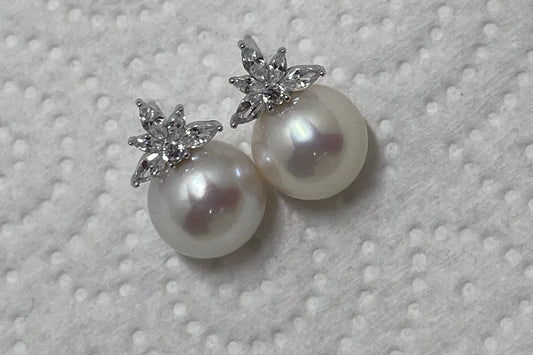 Pearls Beneath the Stars Earrings in 925 Silver