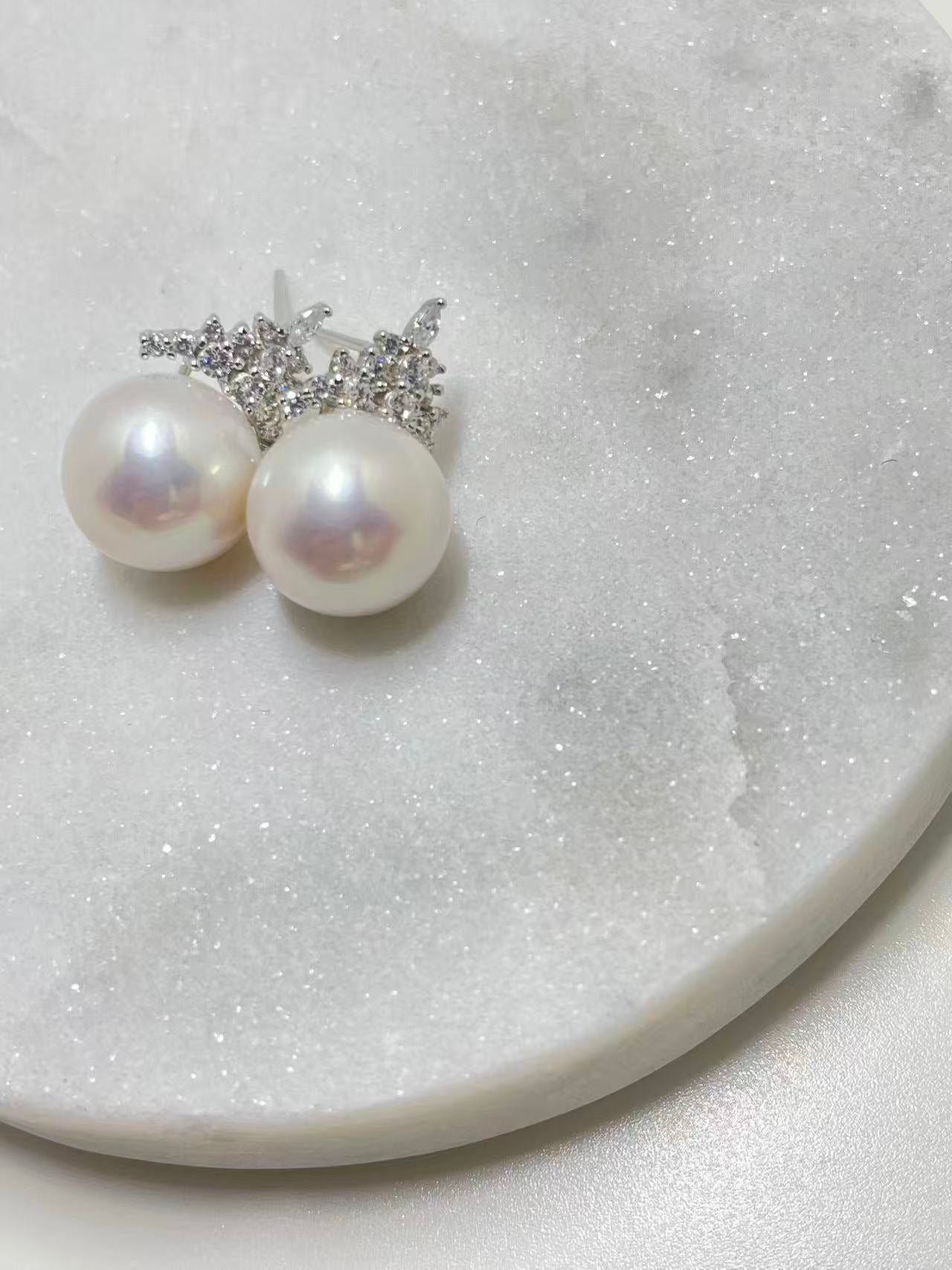Pearls of the Snowflake Tiara