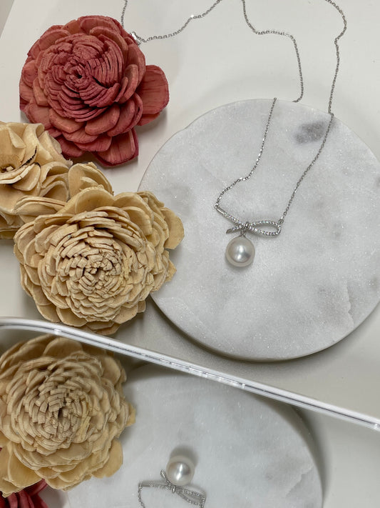 Darling Bow Drop Pearl in 925 Silver