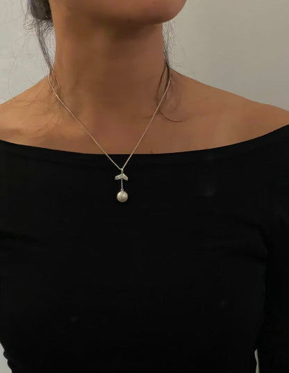 A Whale in Ocean Pearl Pendant