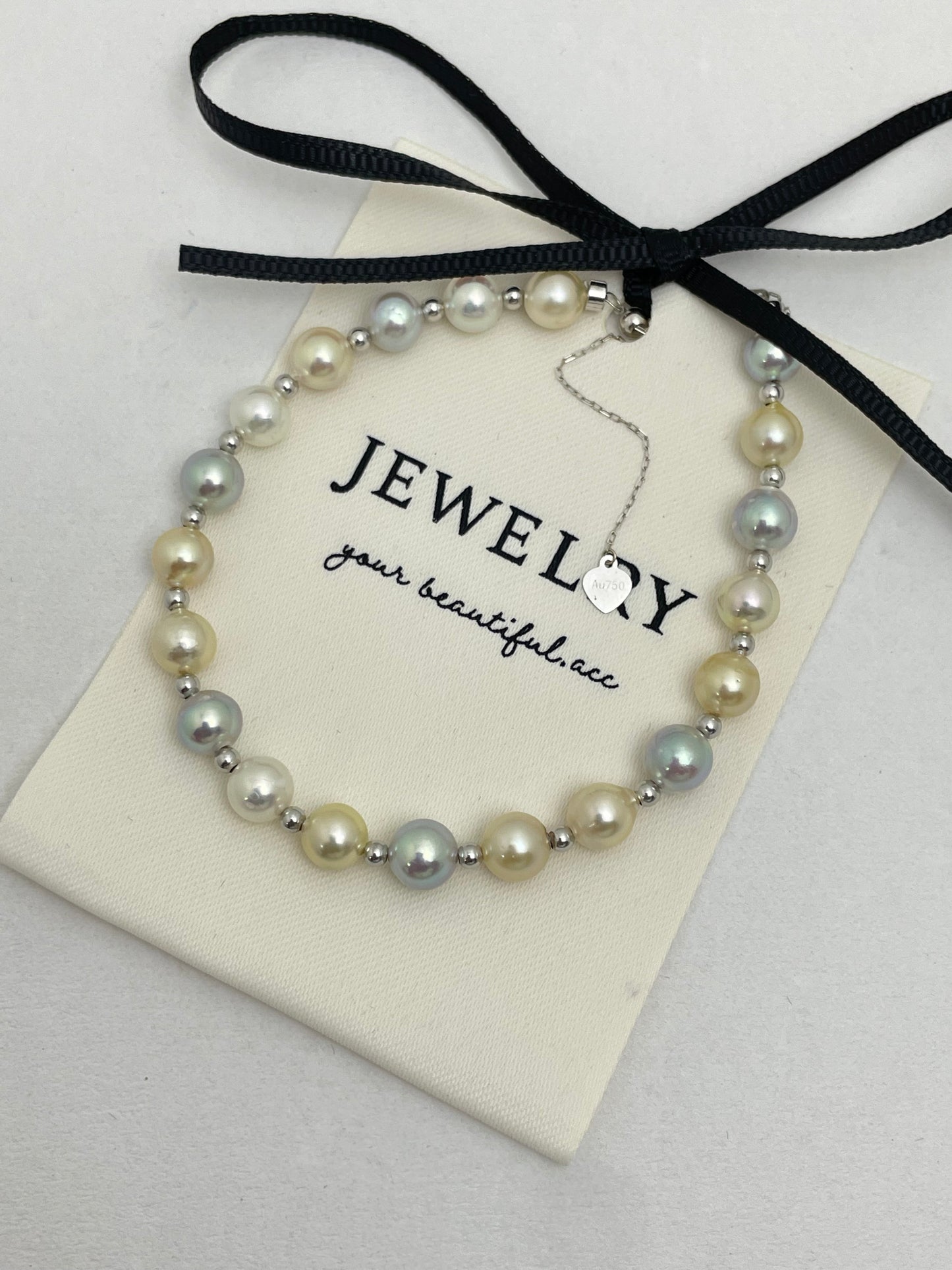 Japanese Akoya Pearl White Gray Golden Bracelet in 18K Gold