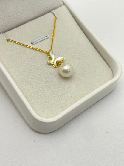 Fluttering Pearl Butterfly Pendant Necklace in 925 Silver