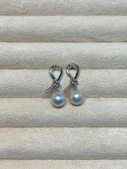 Endless Knot Pearl Earrings in 925 Silver