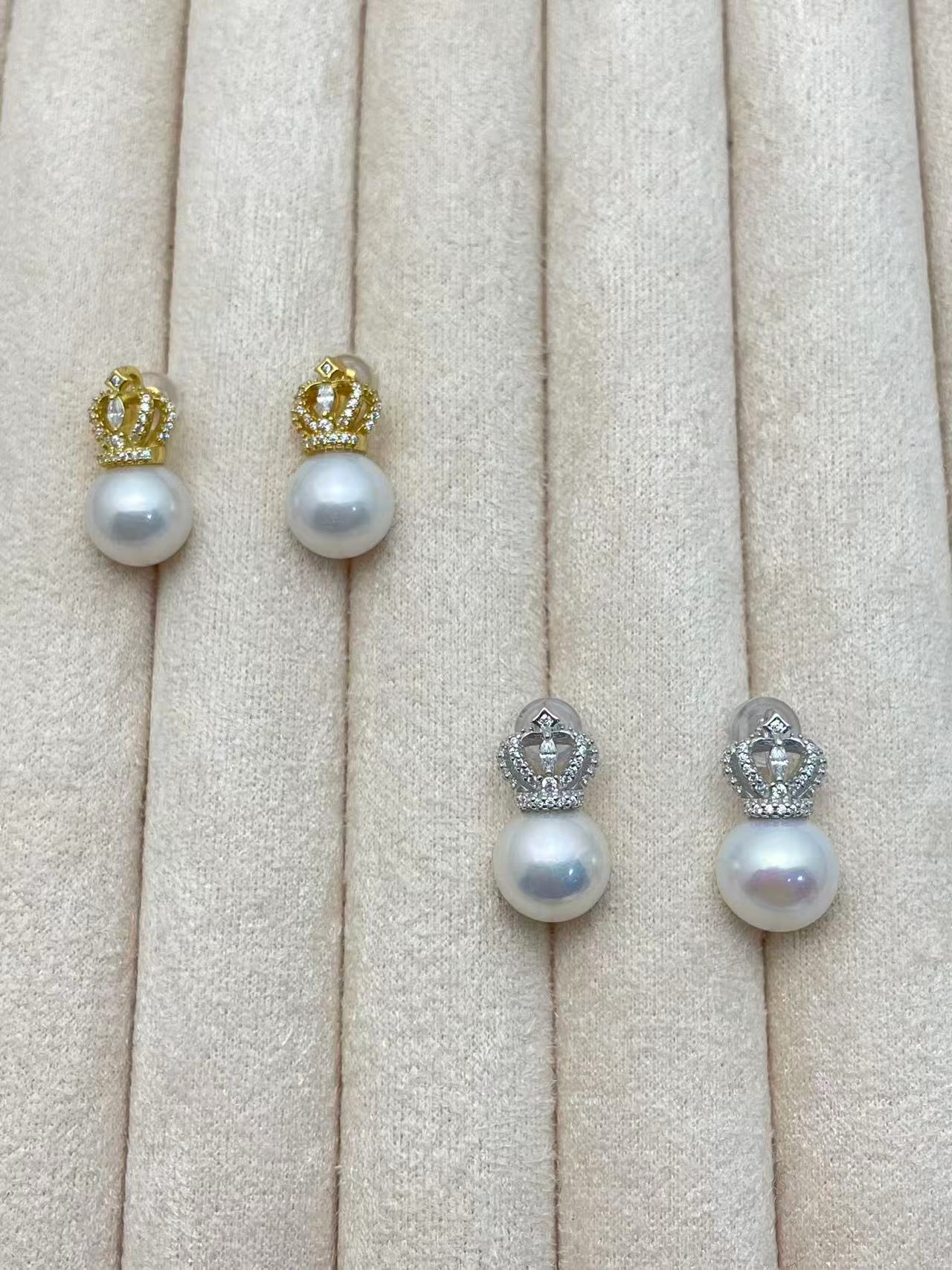 Keep Your Crown Up Lustrous Pearl Earrings in 925 Silver