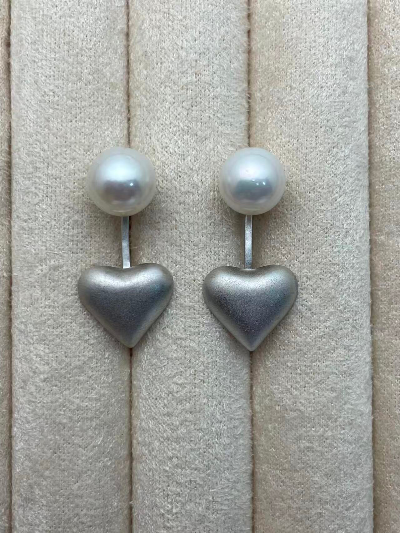 Heart Kisses Pearl Earrings