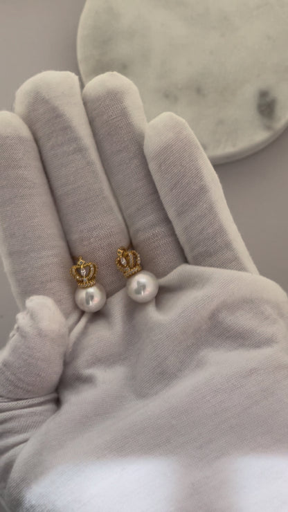 Keep Your Crown Up Lustrous Pearl Earrings in 925 Silver