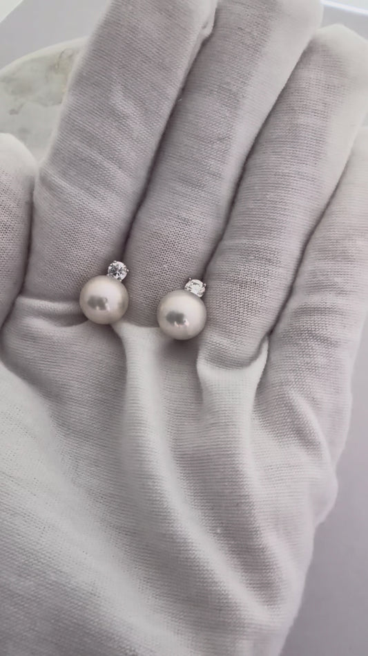 Princess Style Shining Stud Pearl Earrings of Strong Luster