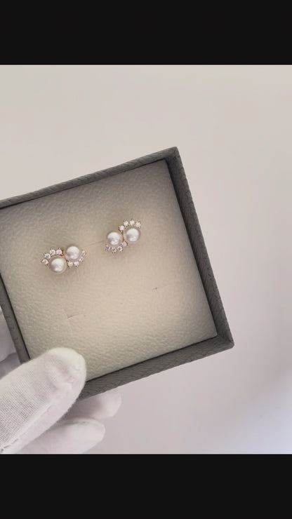 Romantic Wave Pearl Earrings