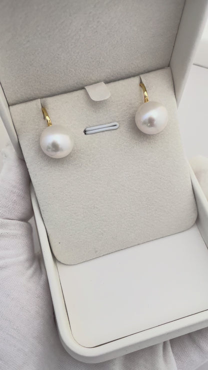 Premium Luster Pearl Hook Earrings – Timeless Elegance